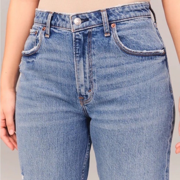 New Abercrombie Curve Love Mom Jeans - Picture 6 of 9